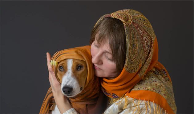 不要给狗狗穿衣服,你觉得很好玩,狗狗并不喜欢