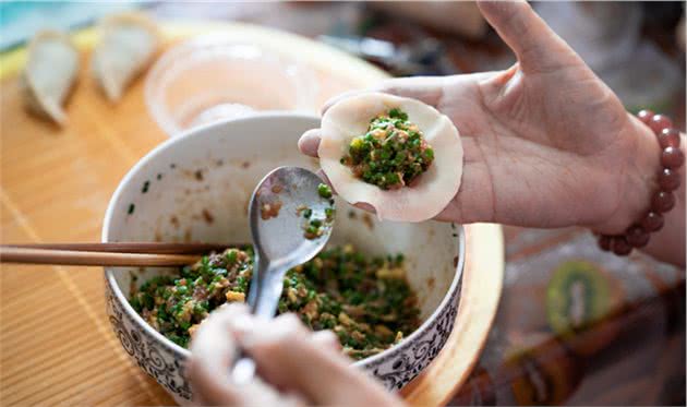 冬至吃饺子，我们最喜欢的这两种饺子馅，一定不要给狗狗吃