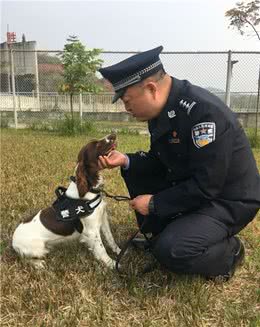 他不是“神探”但他训导的警犬屡破大案